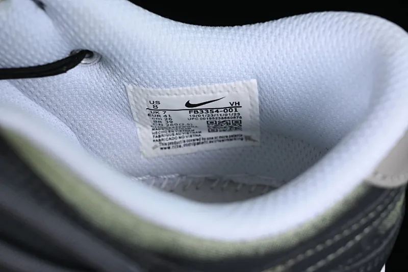 All Categories Nk SB Dunk Series Nk SB Dunk Low Low-top sneakers Nk Dunk Low Panda Prank-Moon Deconstruction Workwear style SB strap low-top casual sneakers FB3354-001